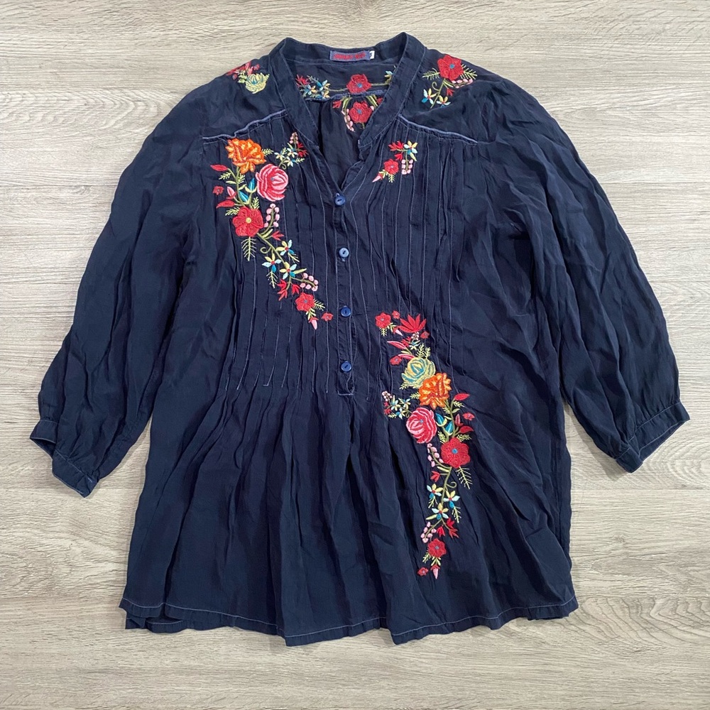 Johnny Was Blue Floral Embroidered‎ Women's Top Medium